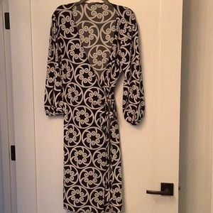 Black & White Wrap Dress 🤍🖤